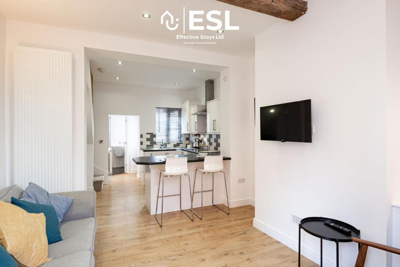 2 Bedroom Terrace Cottage, Parking, 5 Minutes Drive To Royal Shrewsbury Hospital Extérieur photo
