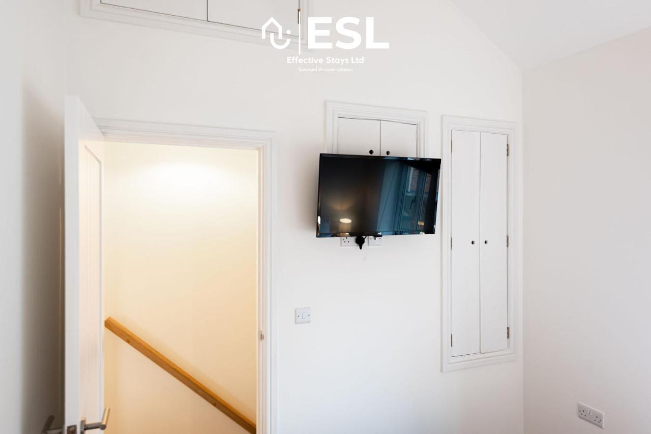 2 Bedroom Terrace Cottage, Parking, 5 Minutes Drive To Royal Shrewsbury Hospital Extérieur photo