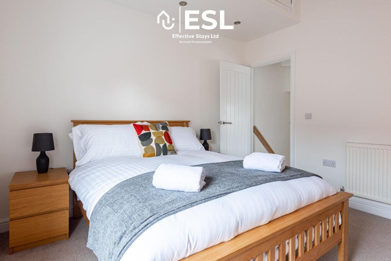 2 Bedroom Terrace Cottage, Parking, 5 Minutes Drive To Royal Shrewsbury Hospital Extérieur photo