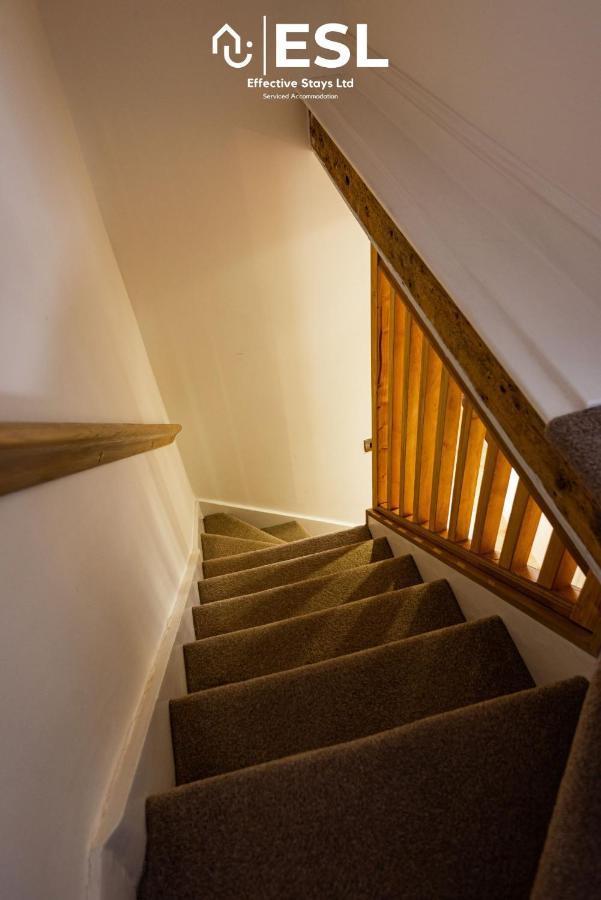 2 Bedroom Terrace Cottage, Parking, 5 Minutes Drive To Royal Shrewsbury Hospital Extérieur photo