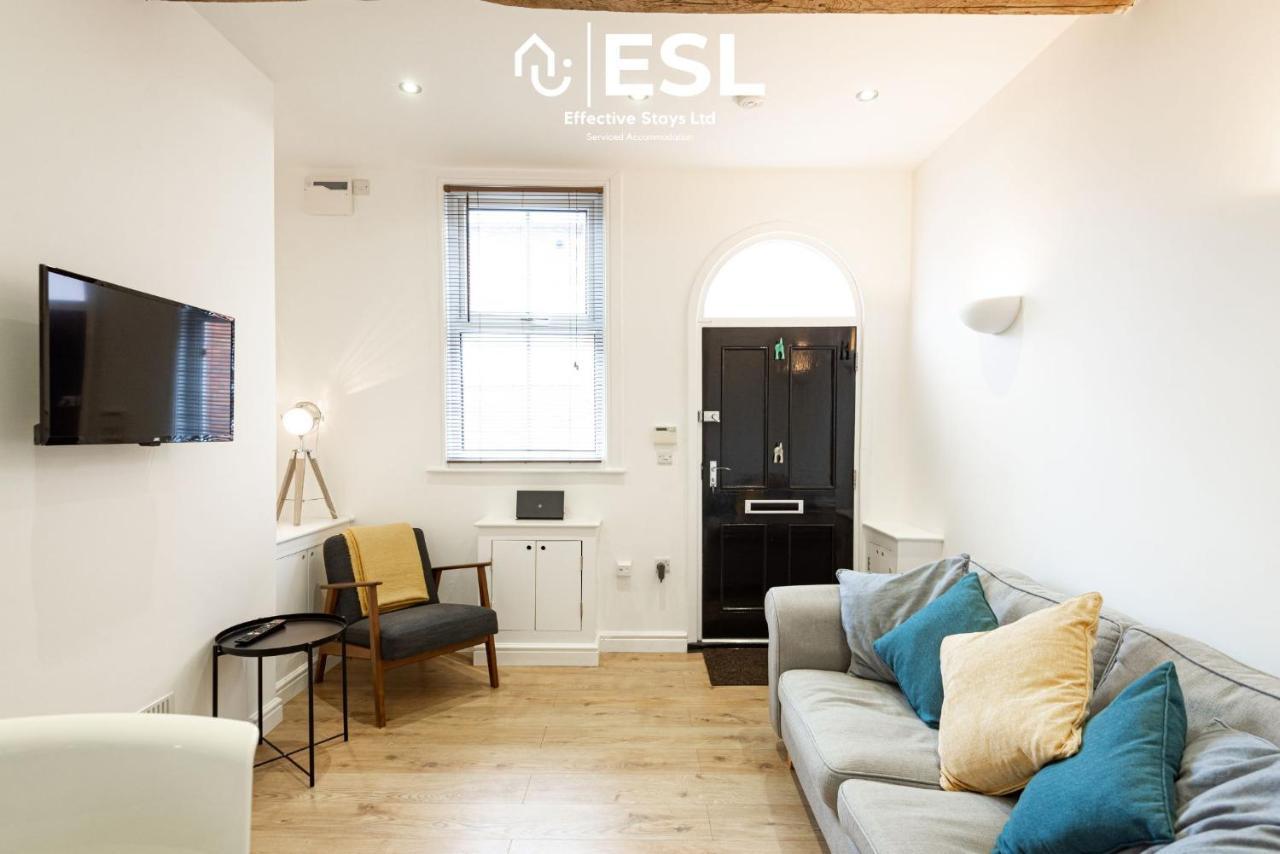 2 Bedroom Terrace Cottage, Parking, 5 Minutes Drive To Royal Shrewsbury Hospital Extérieur photo