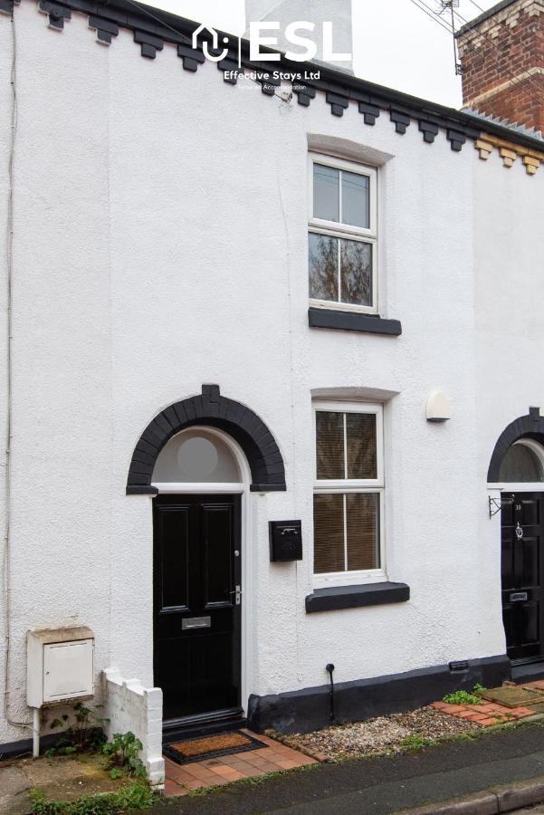 2 Bedroom Terrace Cottage, Parking, 5 Minutes Drive To Royal Shrewsbury Hospital Extérieur photo